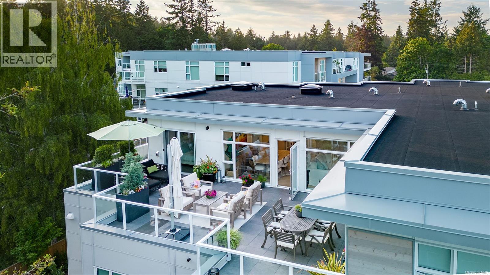 405 5118 Cordova Bay Road, Saanich