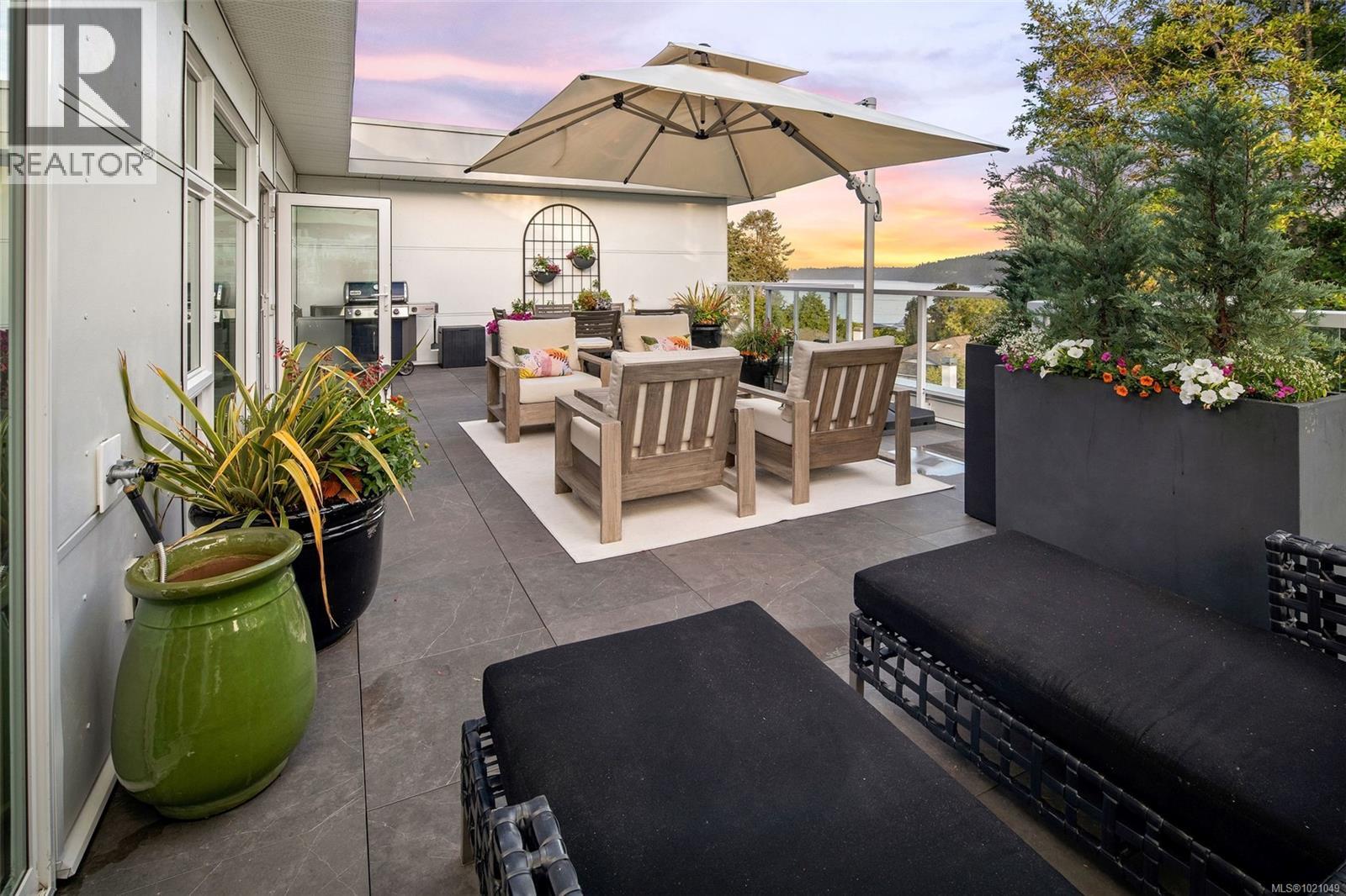 405 5118 Cordova Bay Road, Saanich