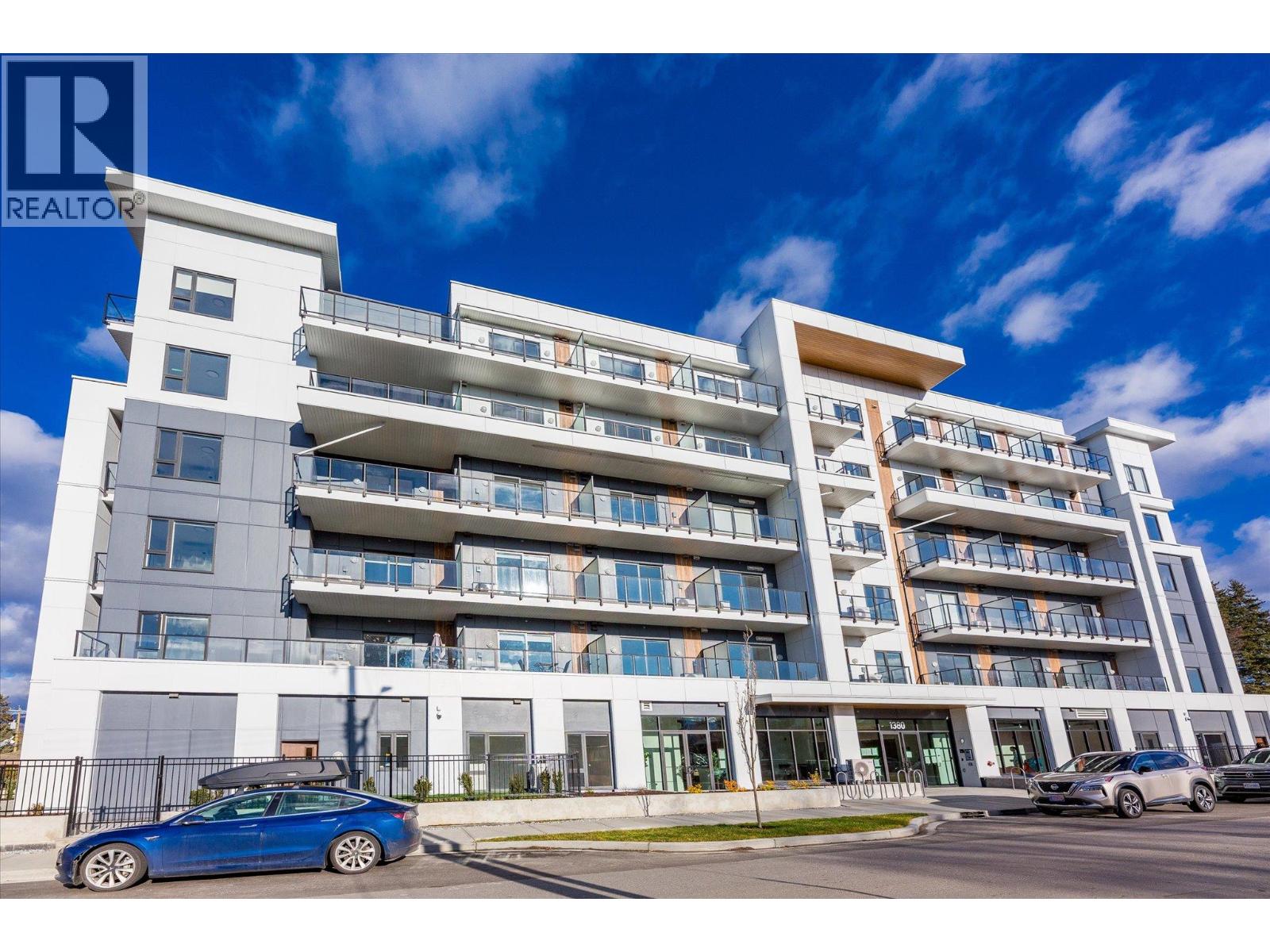 208 1380 Pridham Avenue, Kelowna