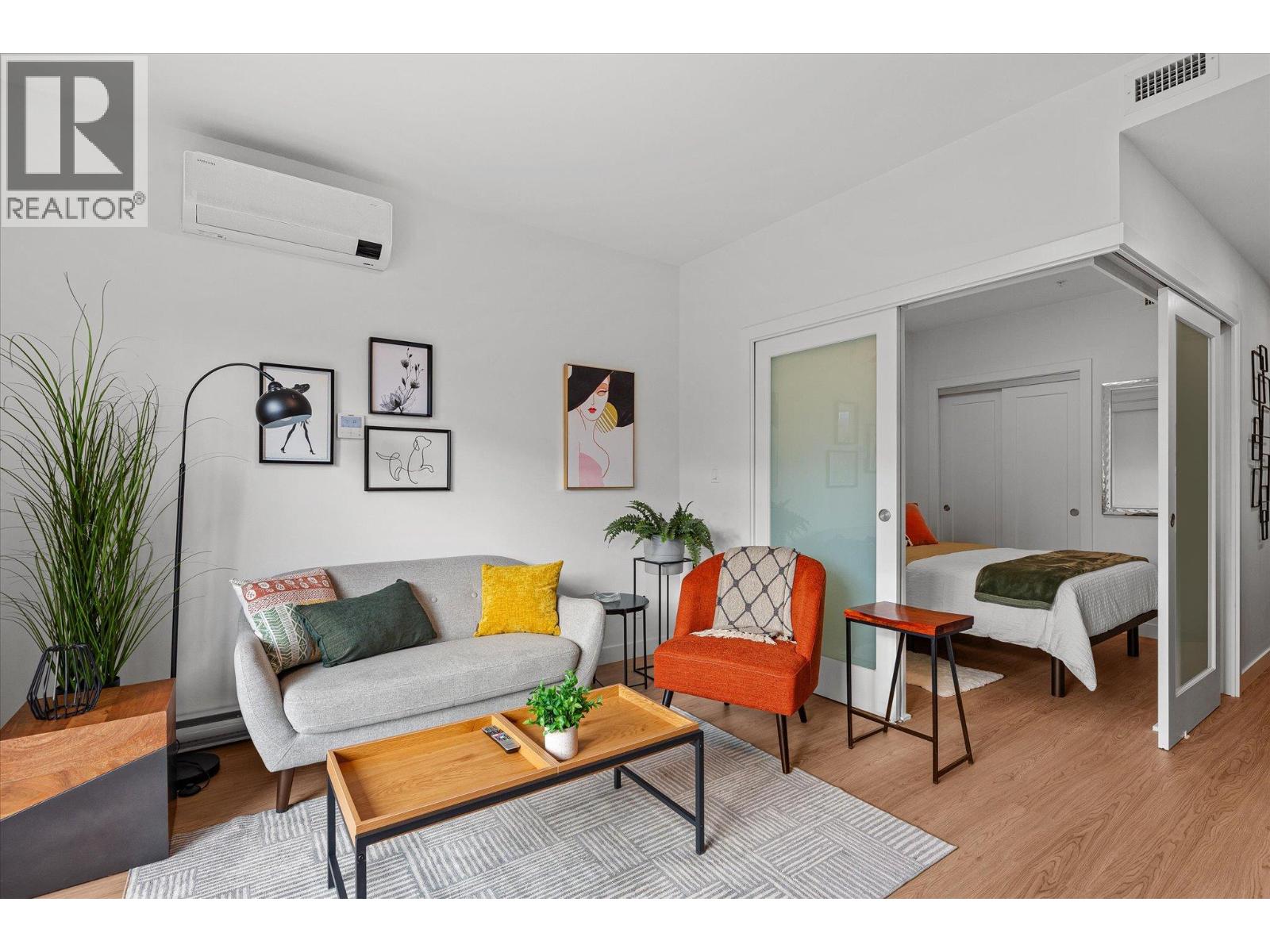 208 1380 Pridham Avenue, Kelowna