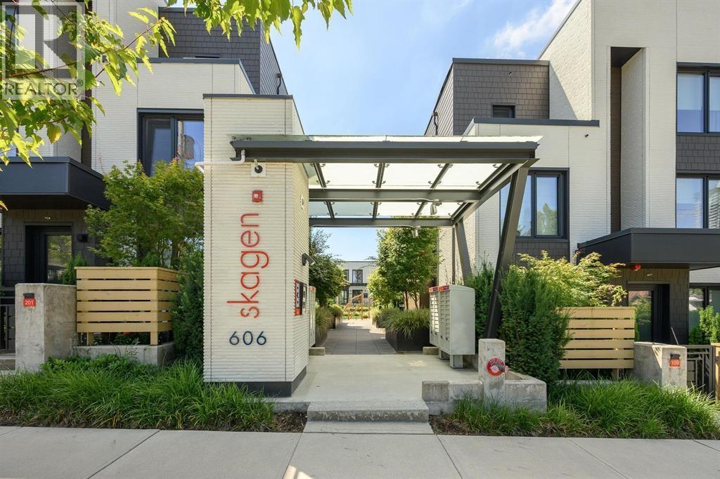 606 FOSTER Avenue 202