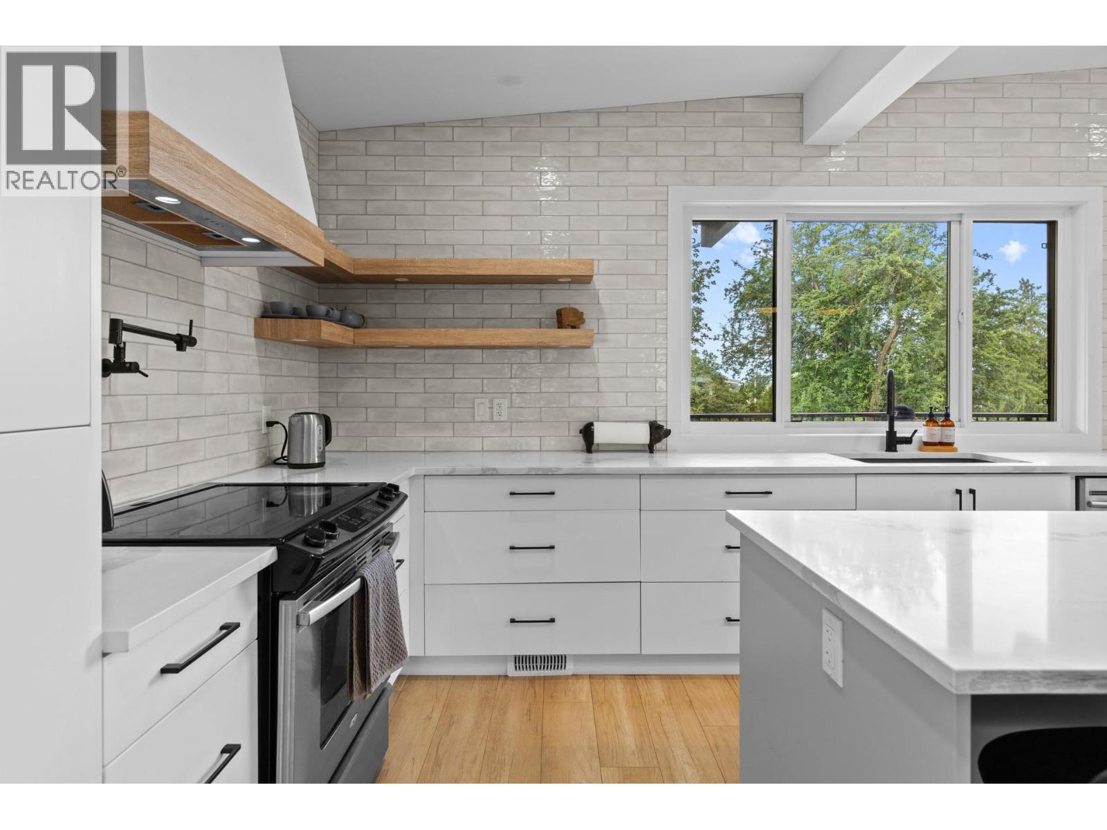  1511 Lambert Avenue, Kelowna