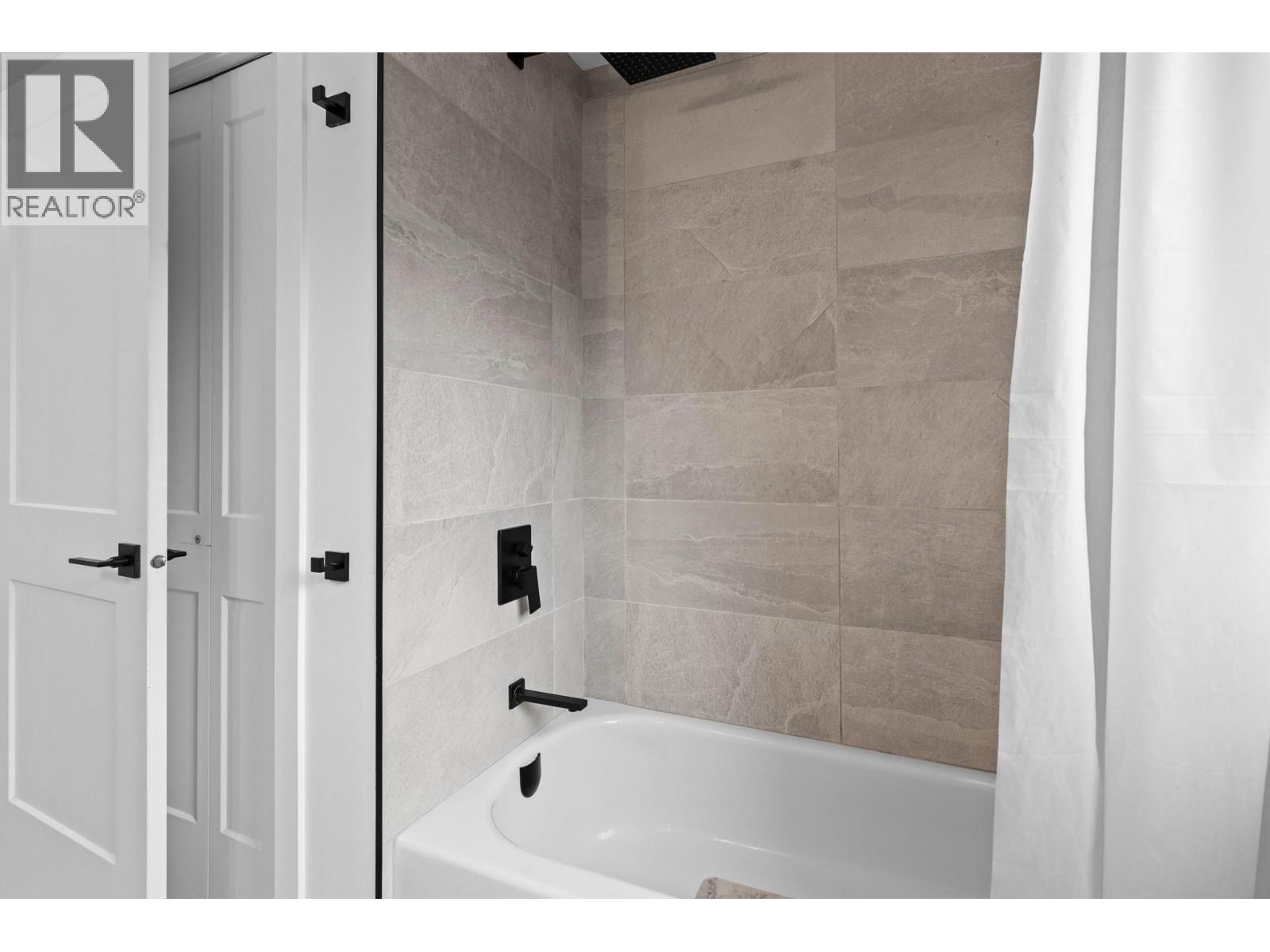  1511 Lambert Avenue, Kelowna