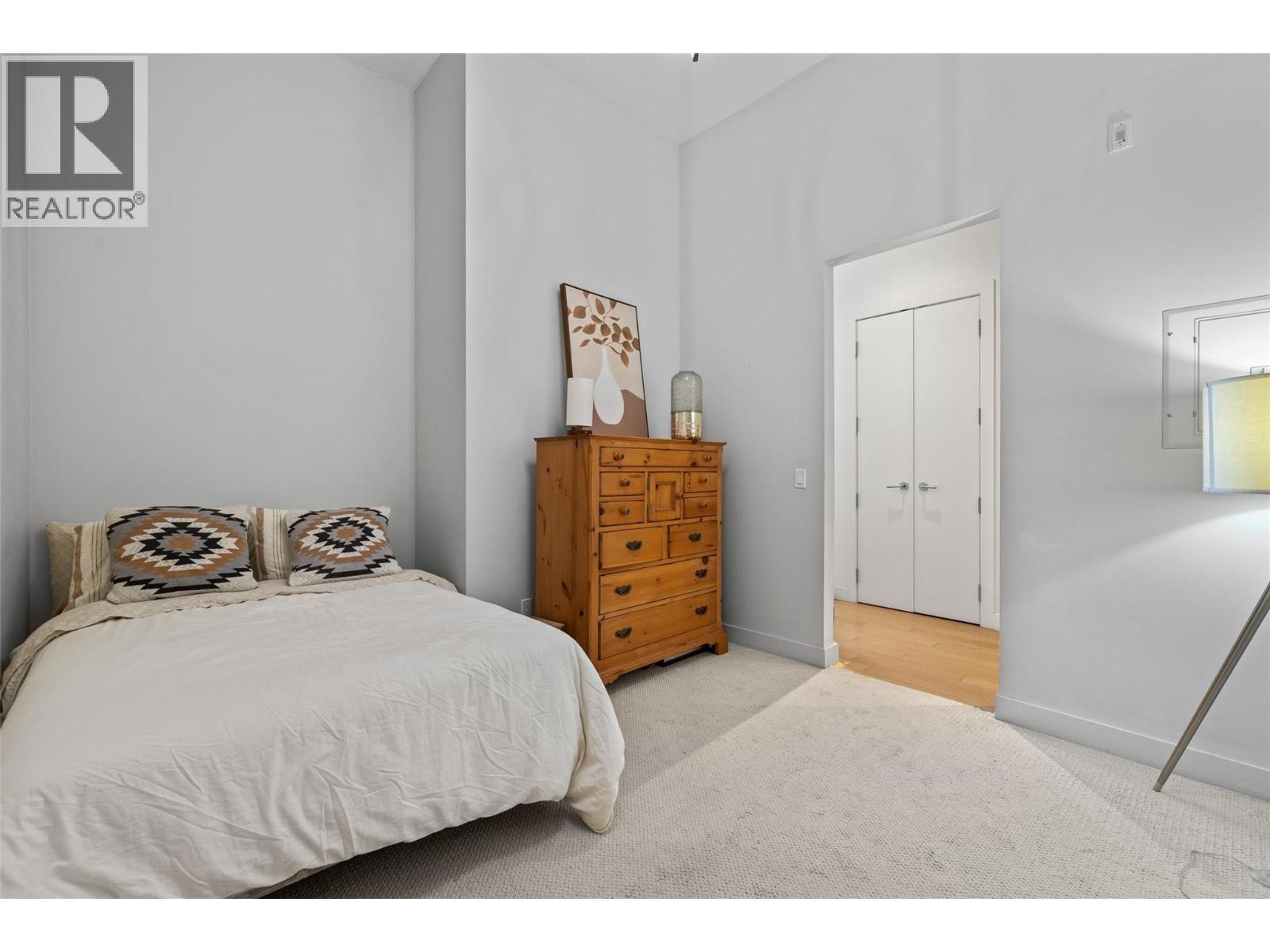 #406 1495 Graham Street - 32