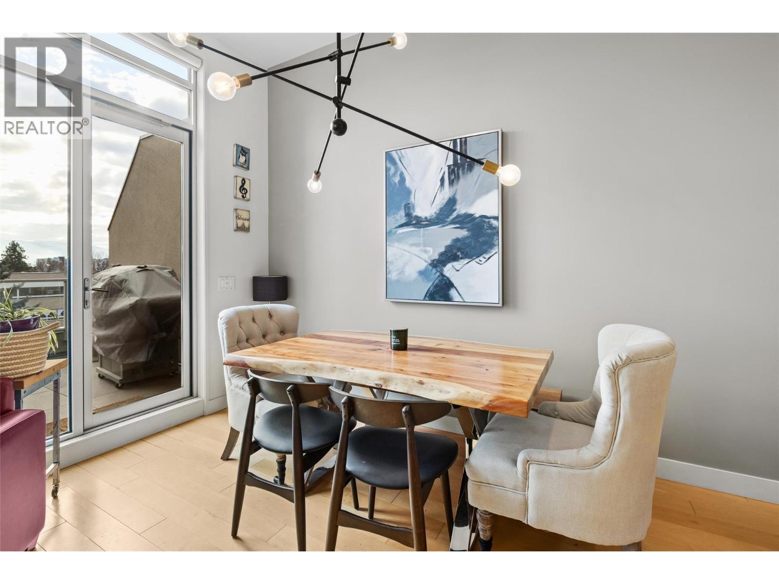 #406 1495 Graham Street - 22