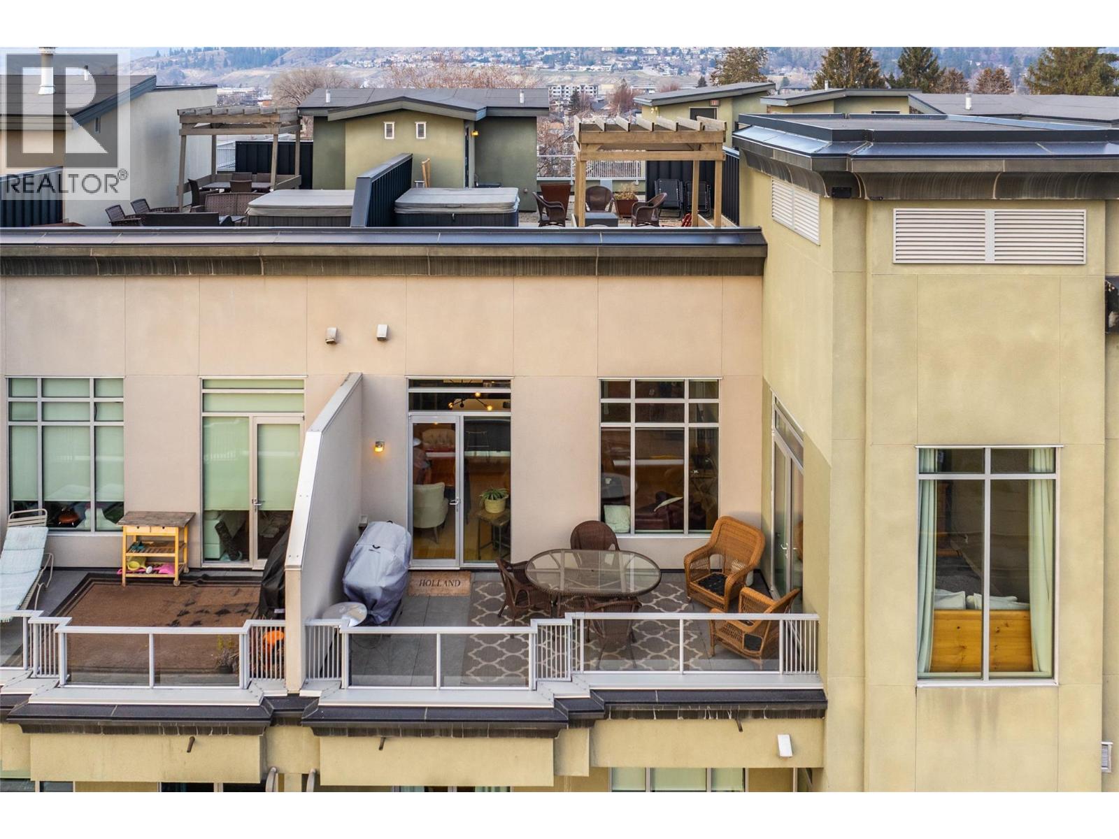 #406 1495 Graham Street - 37