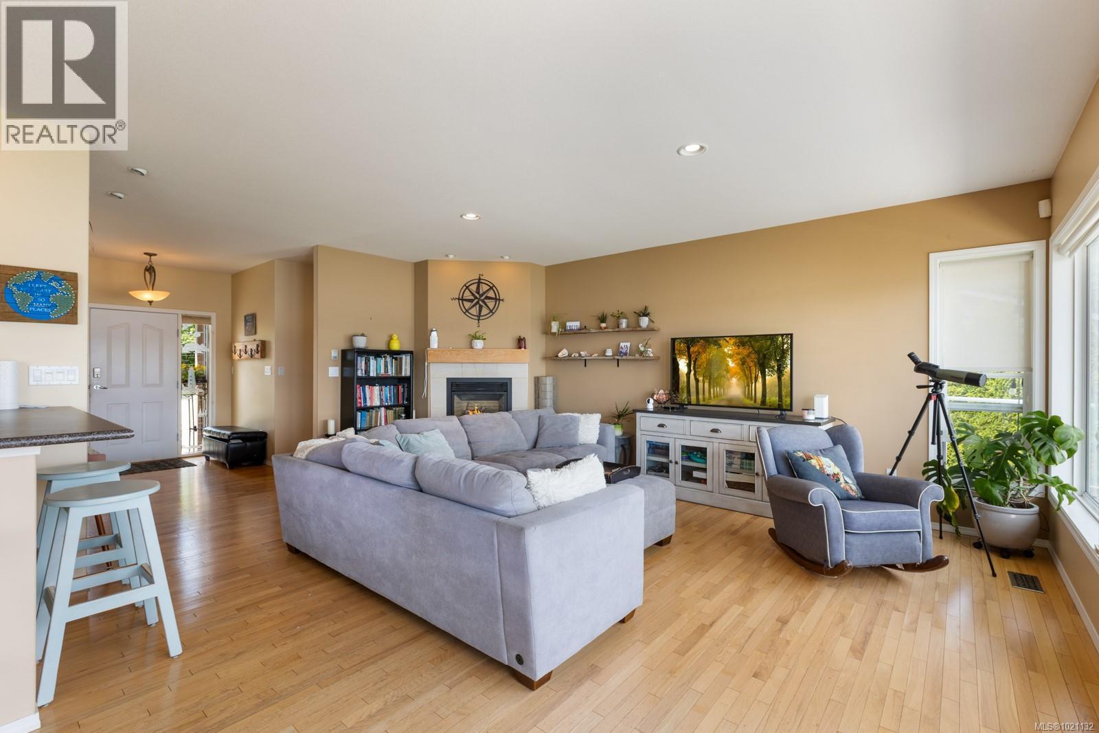 6800 Buckley Bay Frontage Rd, Fanny Bay