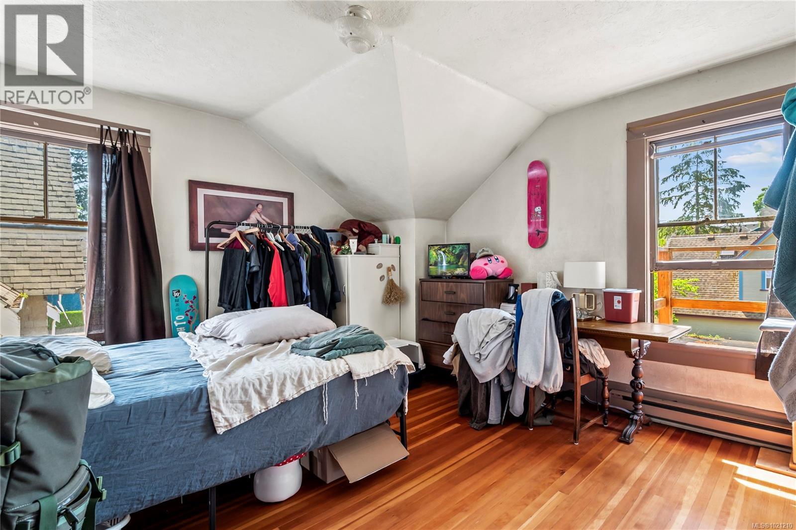  1157 Princess Avenue, Victoria