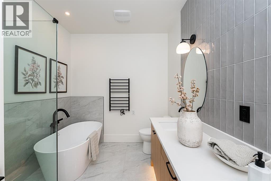 101 646 GIRARD AVENUE, Coquitlam