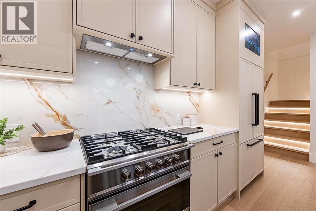 101 646 GIRARD AVENUE, Coquitlam