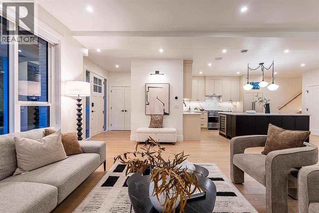 101 646 GIRARD AVENUE, Coquitlam