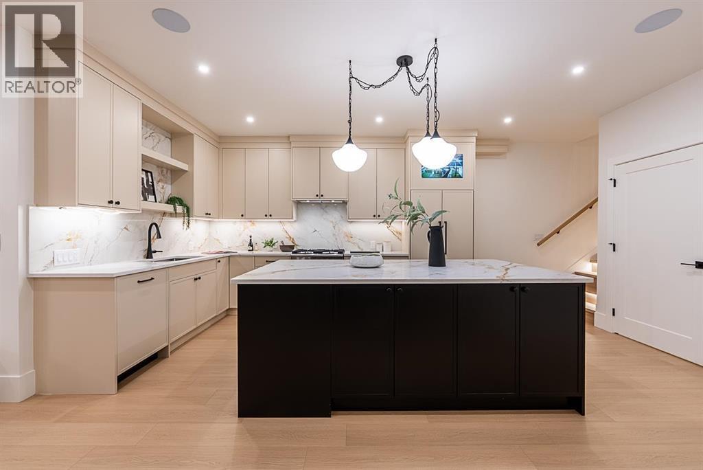 101 646 GIRARD AVENUE, Coquitlam