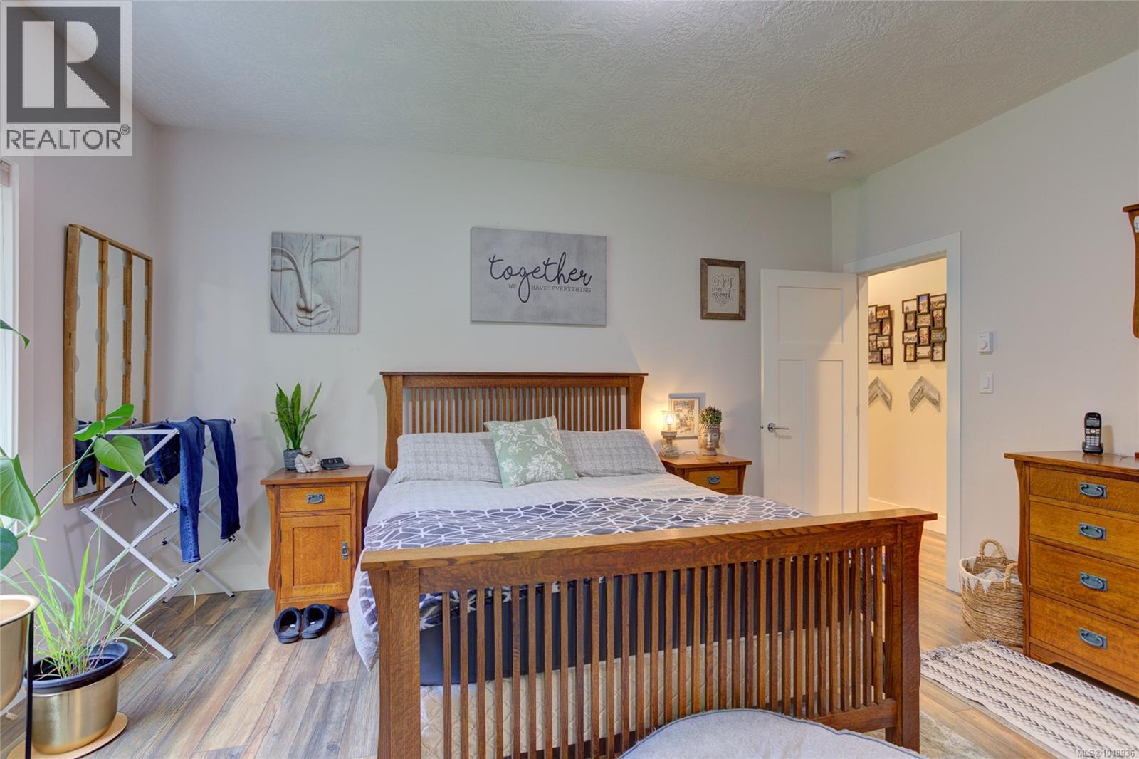 501 Mountain View Dr, Lake Cowichan