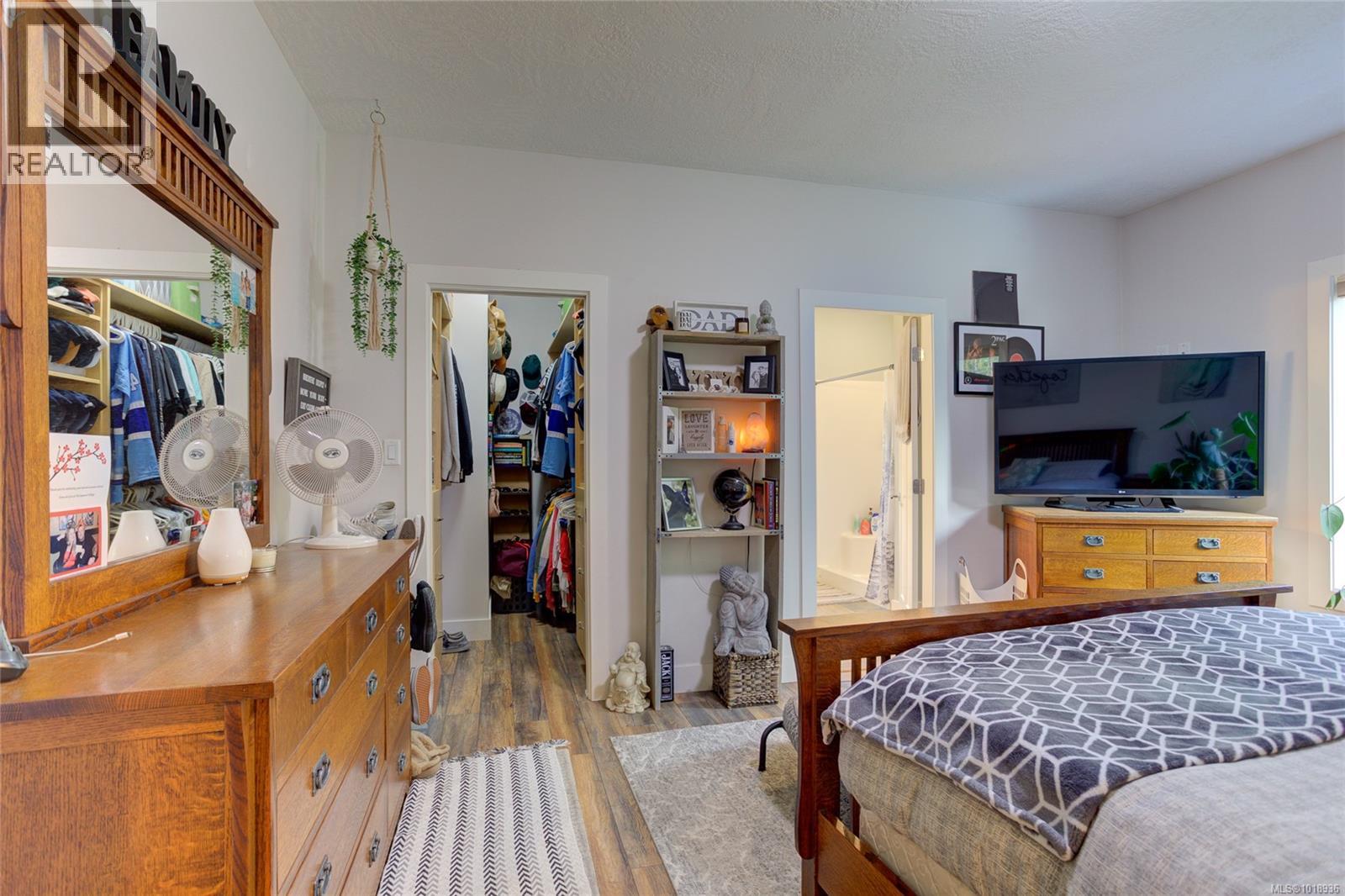 501 Mountain View Dr, Lake Cowichan