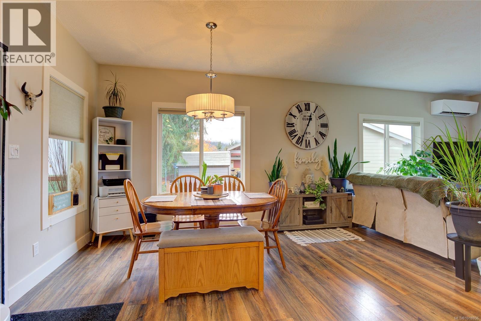 501 Mountain View Dr, Lake Cowichan