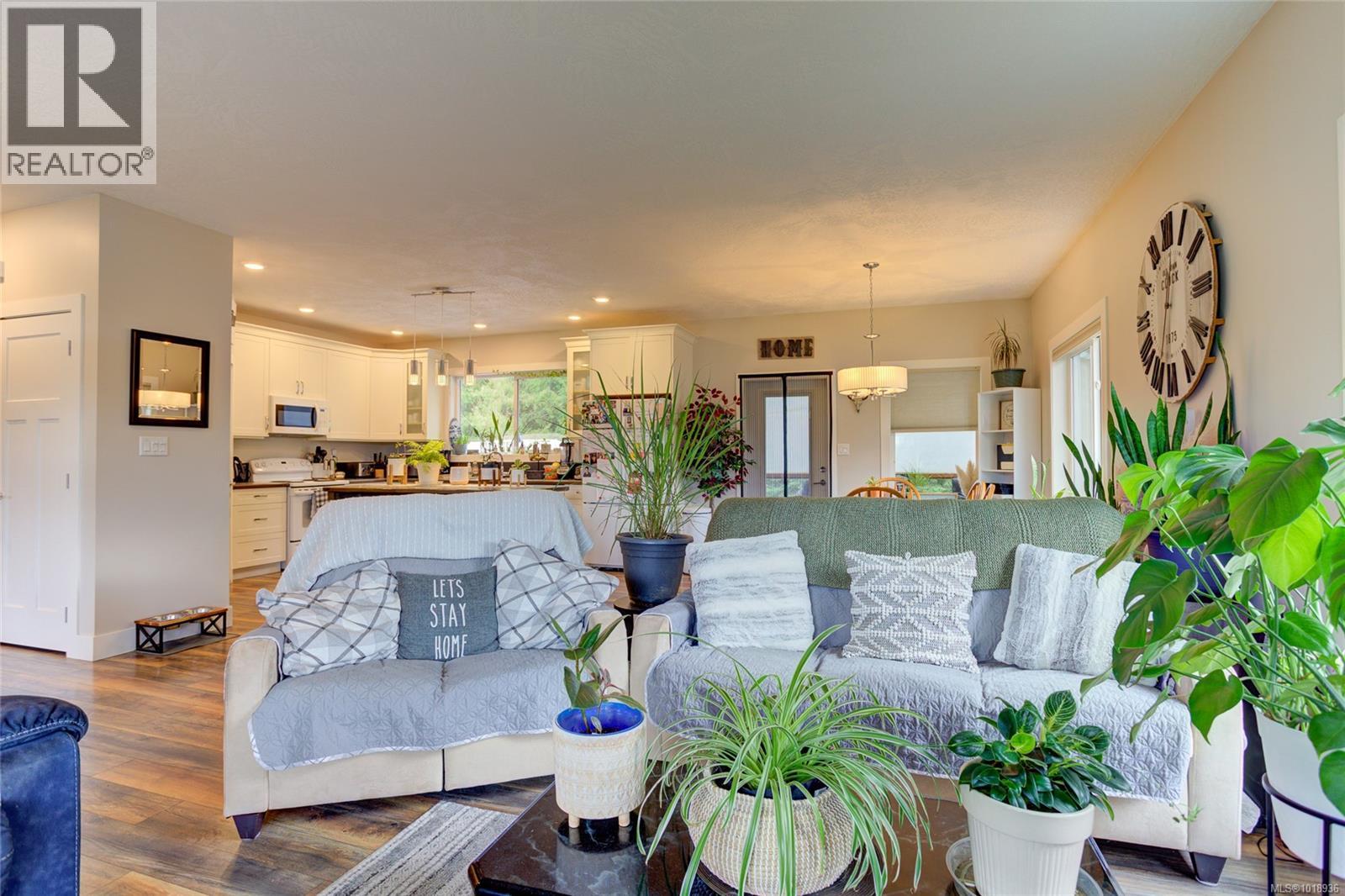 501 Mountain View Dr, Lake Cowichan