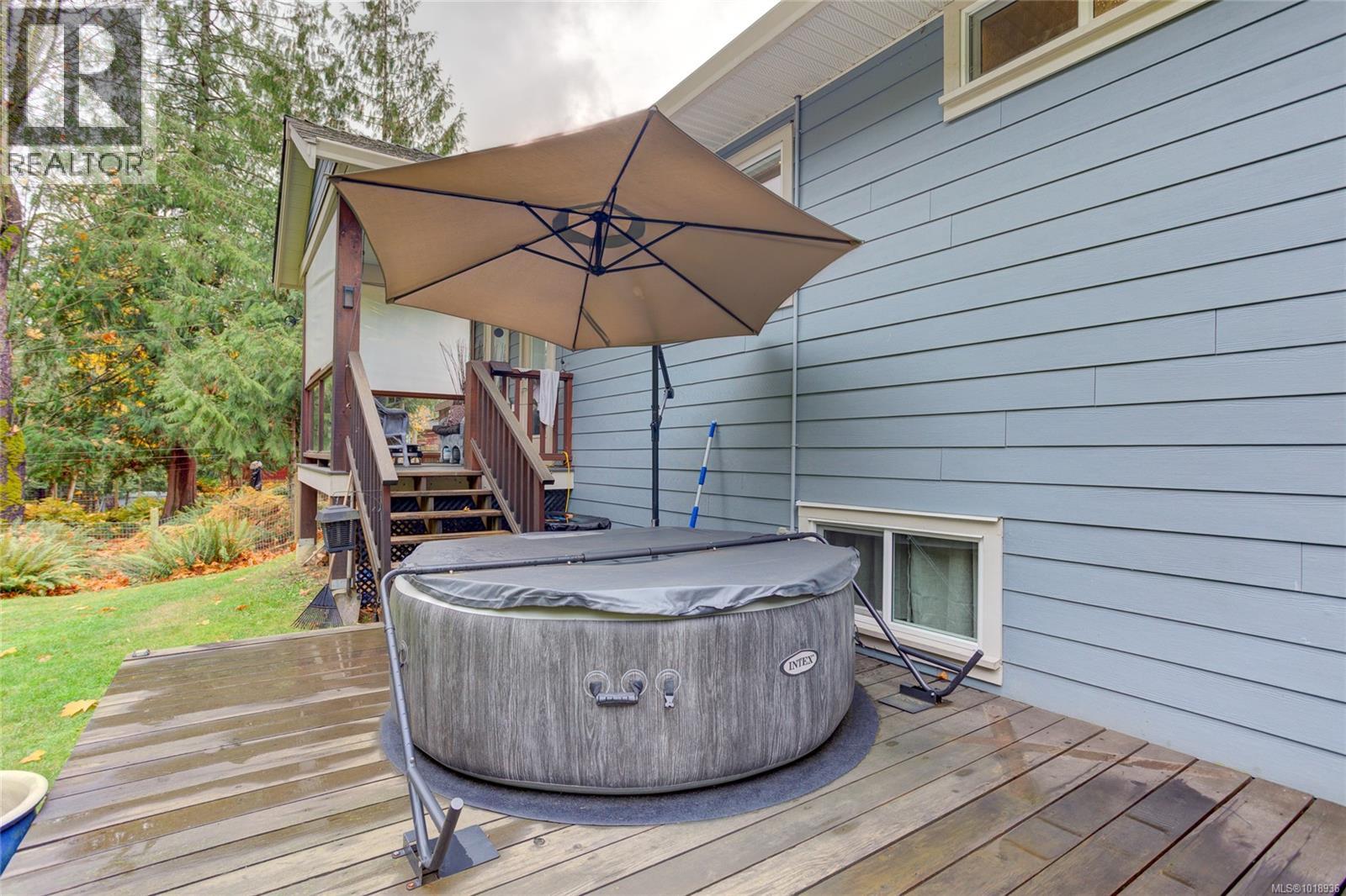 501 Mountain View Dr, Lake Cowichan