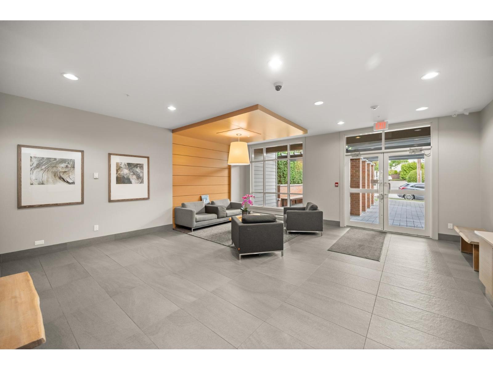 PH2 1333 WINTER STREET, White Rock