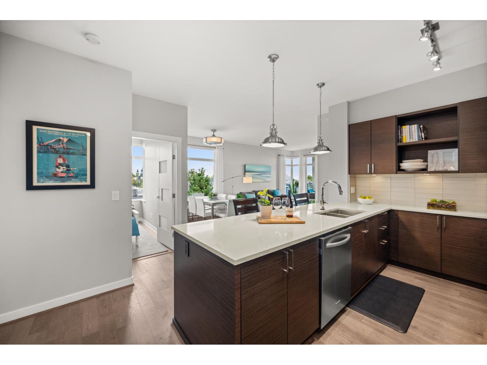 PH2 1333 WINTER STREET, White Rock