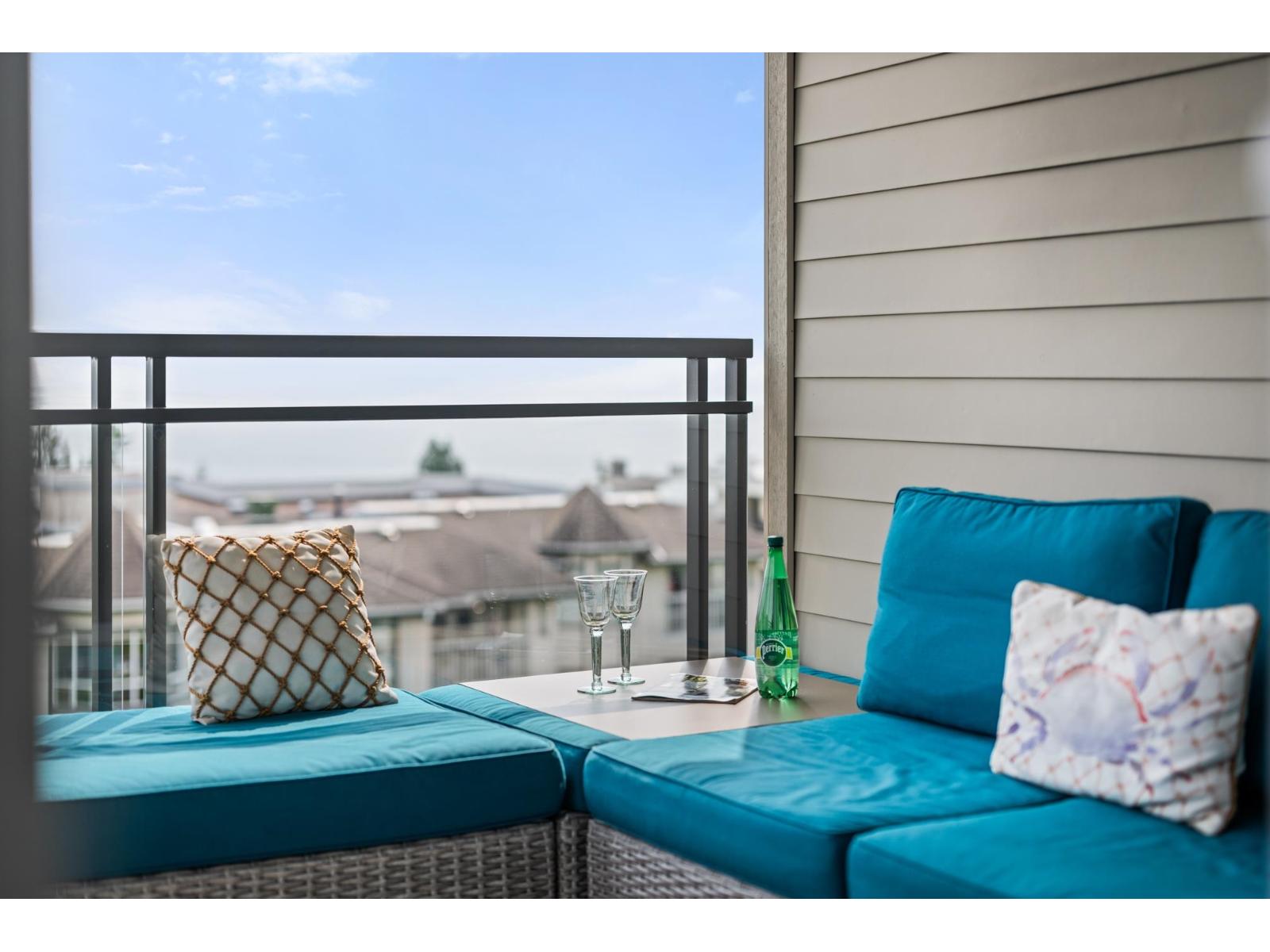 PH2 1333 WINTER STREET, White Rock