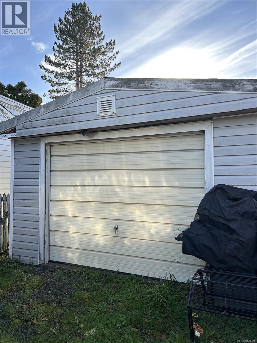  3620 South Island Highway, Campbell River