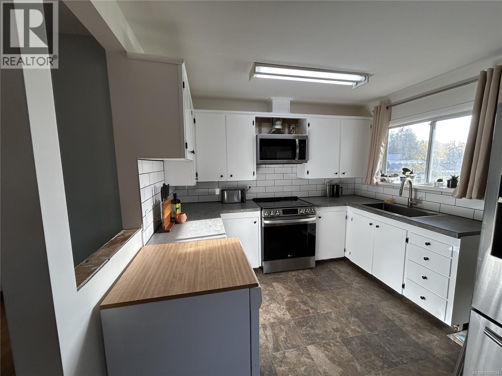  3620 South Island Highway, Campbell River