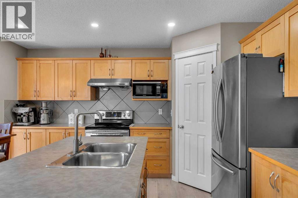 Single Family House for Sale in  Saddlecrest Park NE Saddle Ridge Calgary 