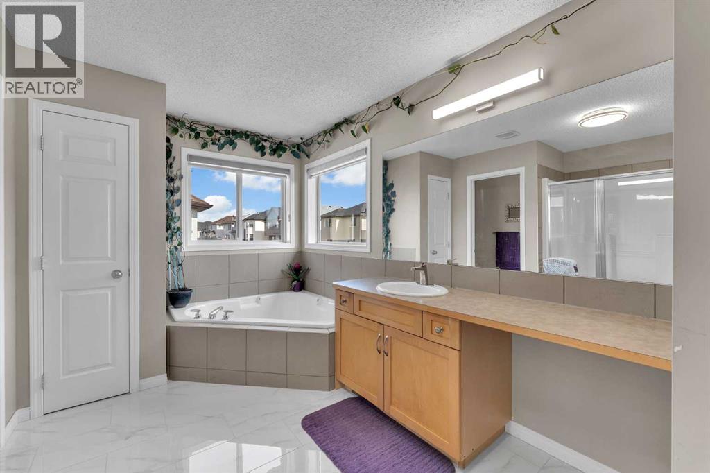 Single Family House for Sale in  Saddlecrest Park NE Saddle Ridge Calgary 