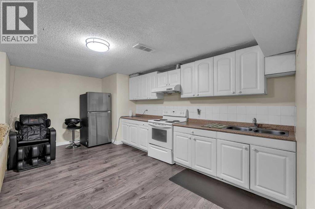 Single Family House for Sale in  Saddlecrest Park NE Saddle Ridge Calgary 