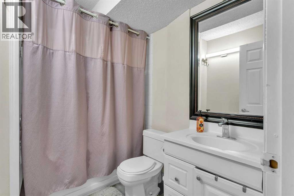 Single Family House for Sale in  Saddlecrest Park NE Saddle Ridge Calgary 