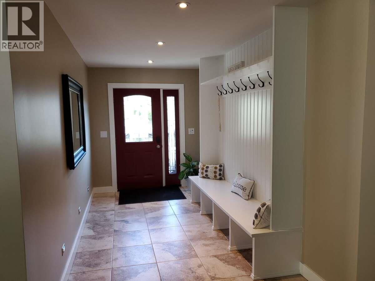 9200 Shale Avenue, Summerland