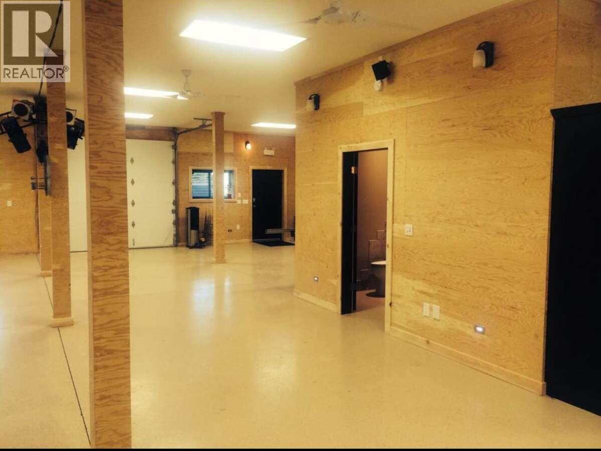 9200 Shale Avenue, Summerland