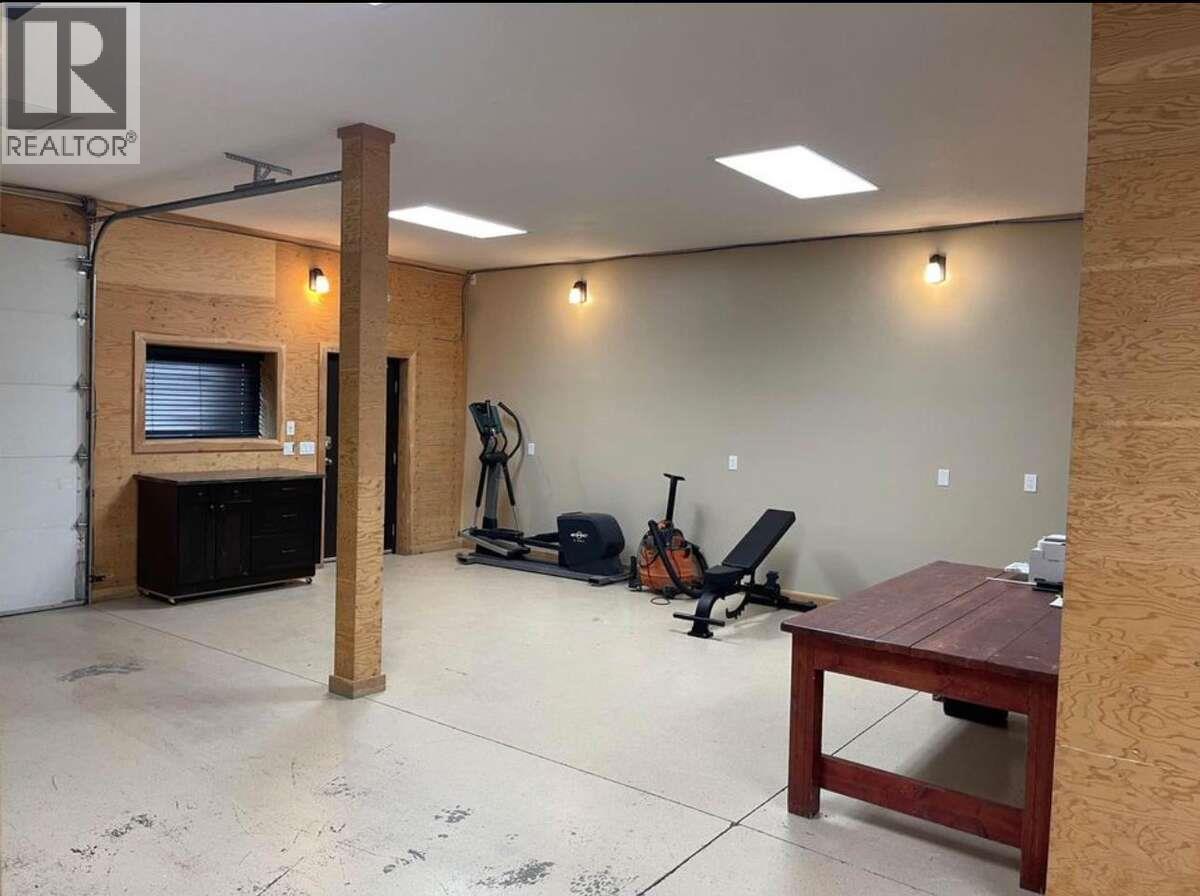 9200 Shale Avenue, Summerland