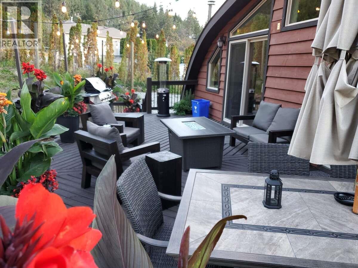 9200 Shale Avenue, Summerland