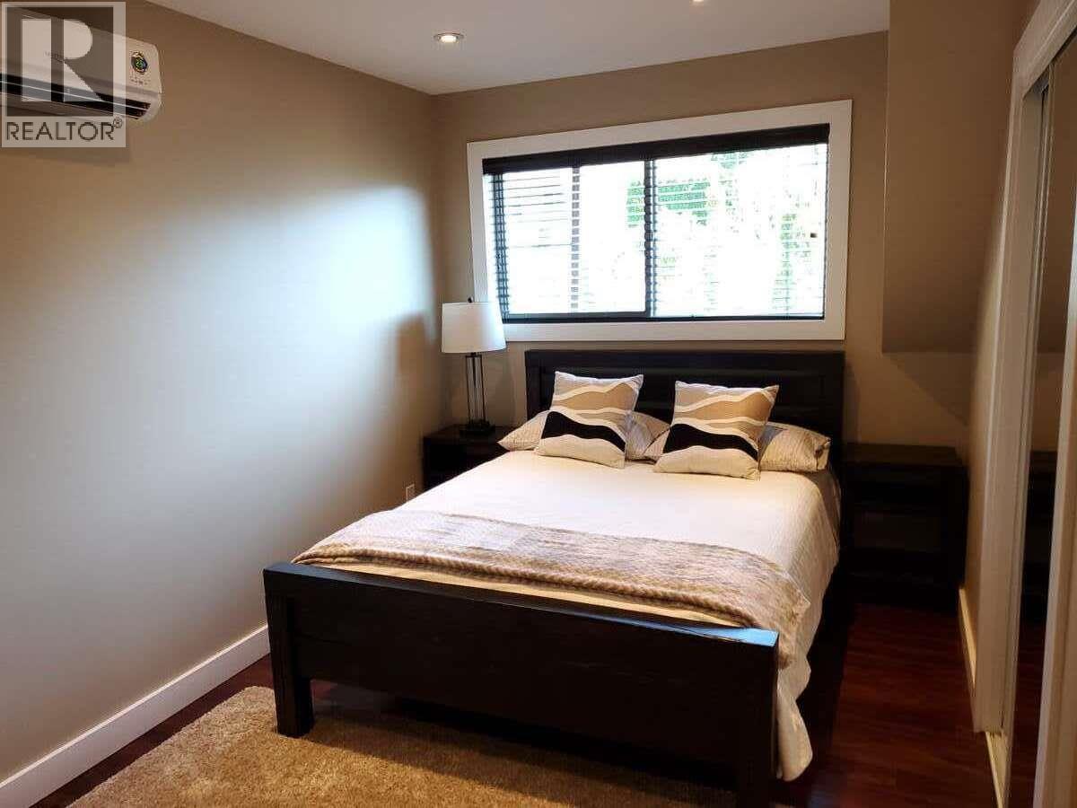 9200 Shale Avenue, Summerland