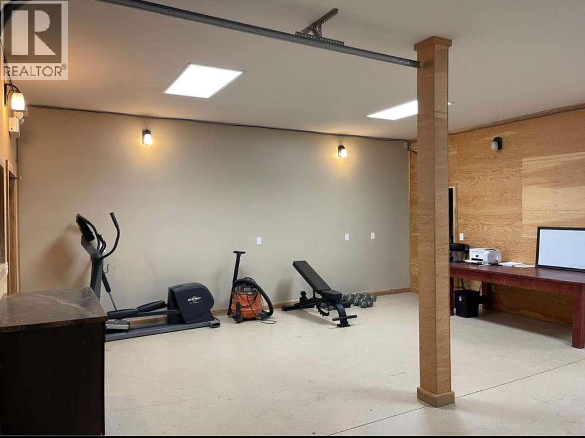 9200 Shale Avenue, Summerland