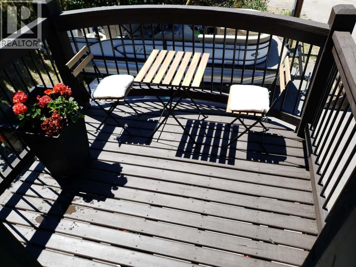 9200 Shale Avenue, Summerland