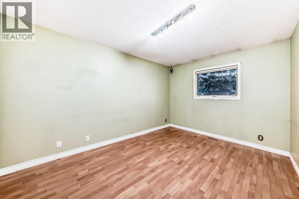 135 Kemp Avenue, Red Deer