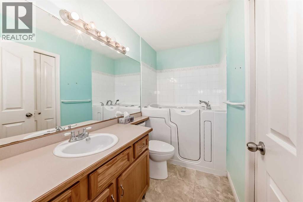 135 Kemp Avenue, Red Deer