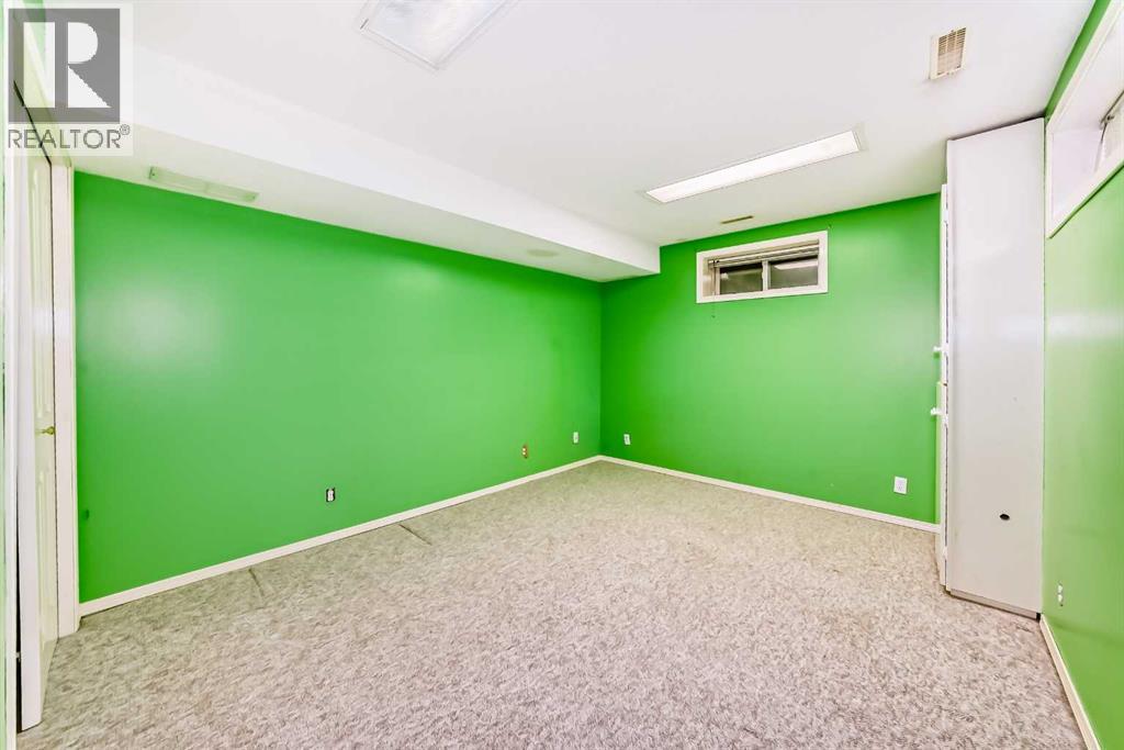 135 Kemp Avenue, Red Deer