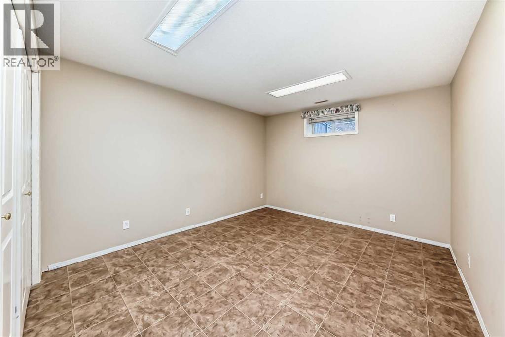 135 Kemp Avenue, Red Deer