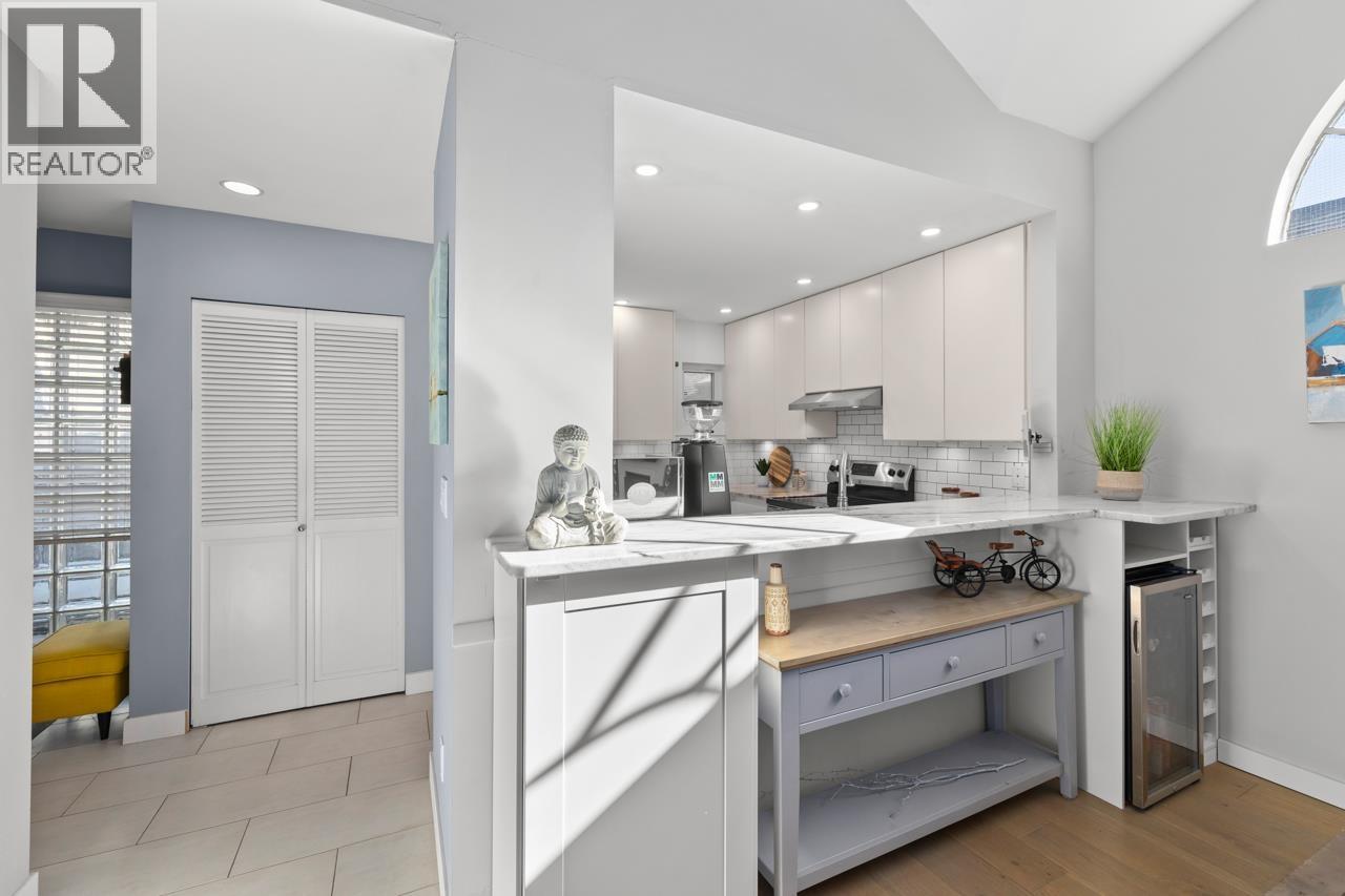 6 2880 W 33RD AVENUE, Vancouver