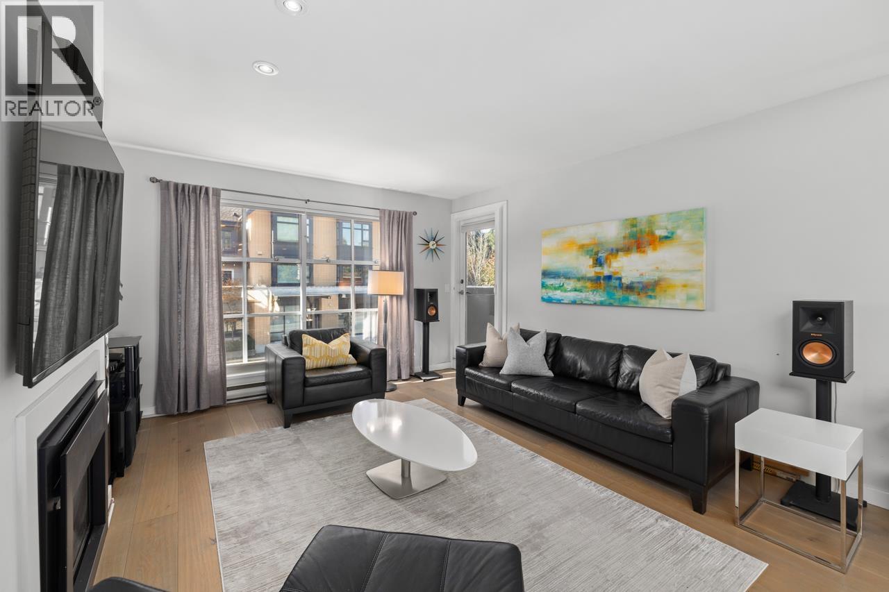 6 2880 W 33RD AVENUE, Vancouver