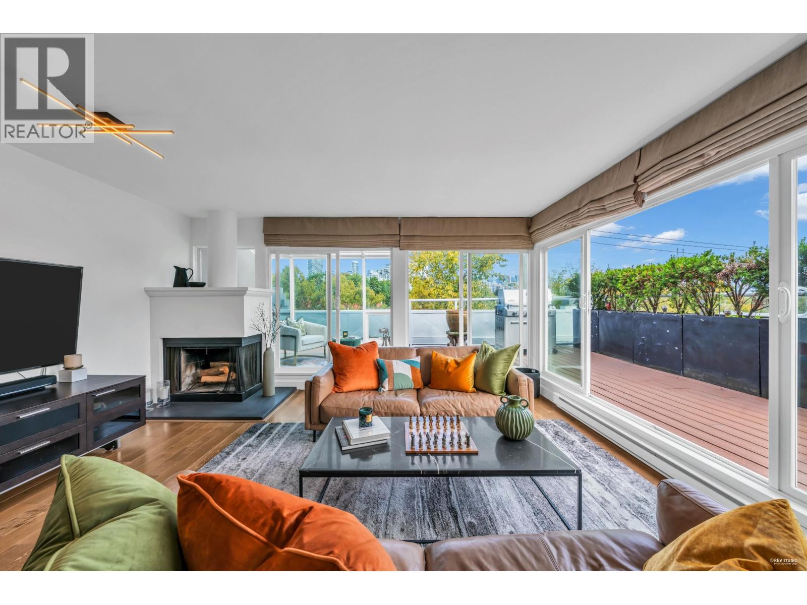 2243 OAK STREET, Vancouver