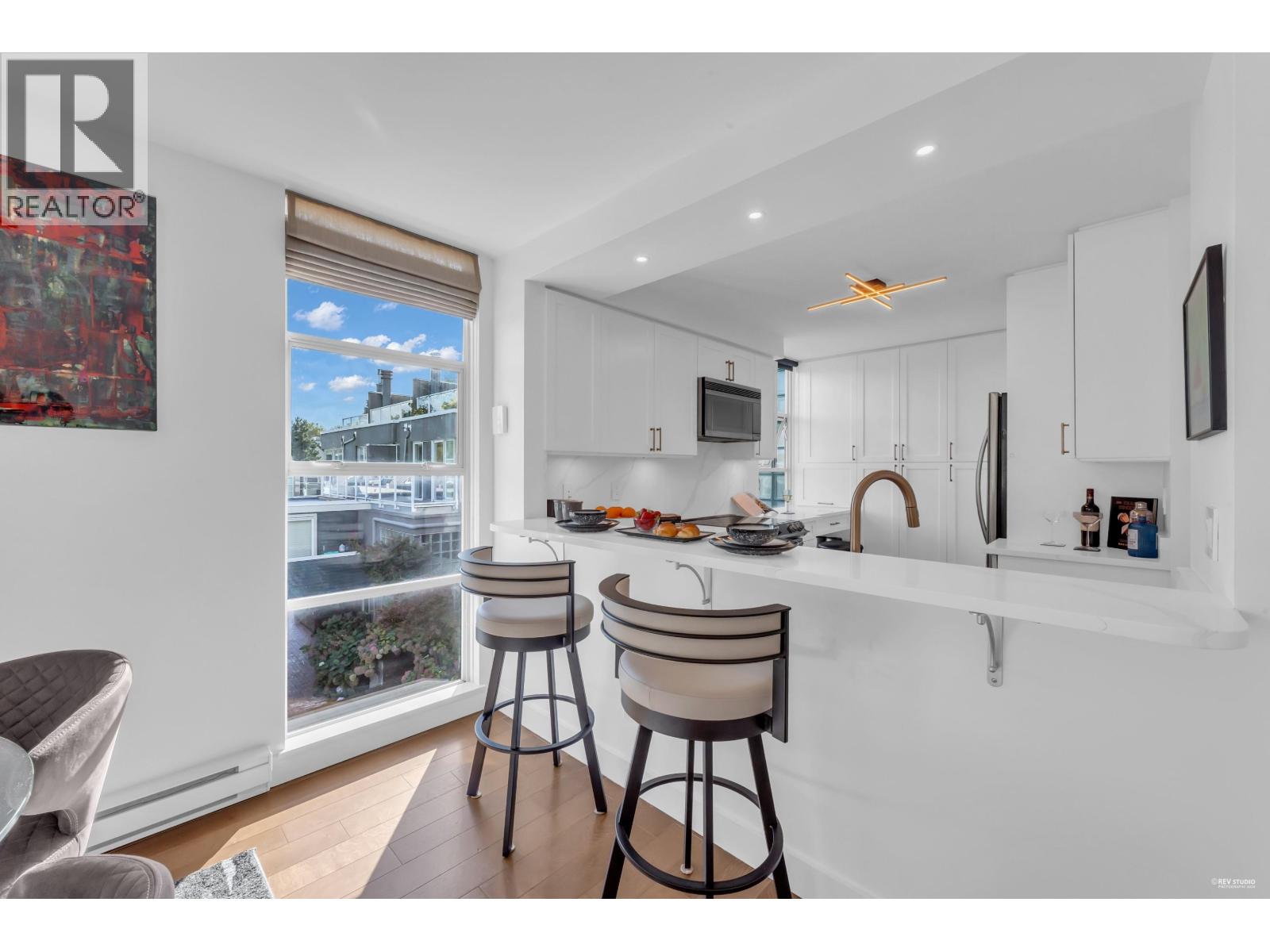 2243 OAK STREET, Vancouver