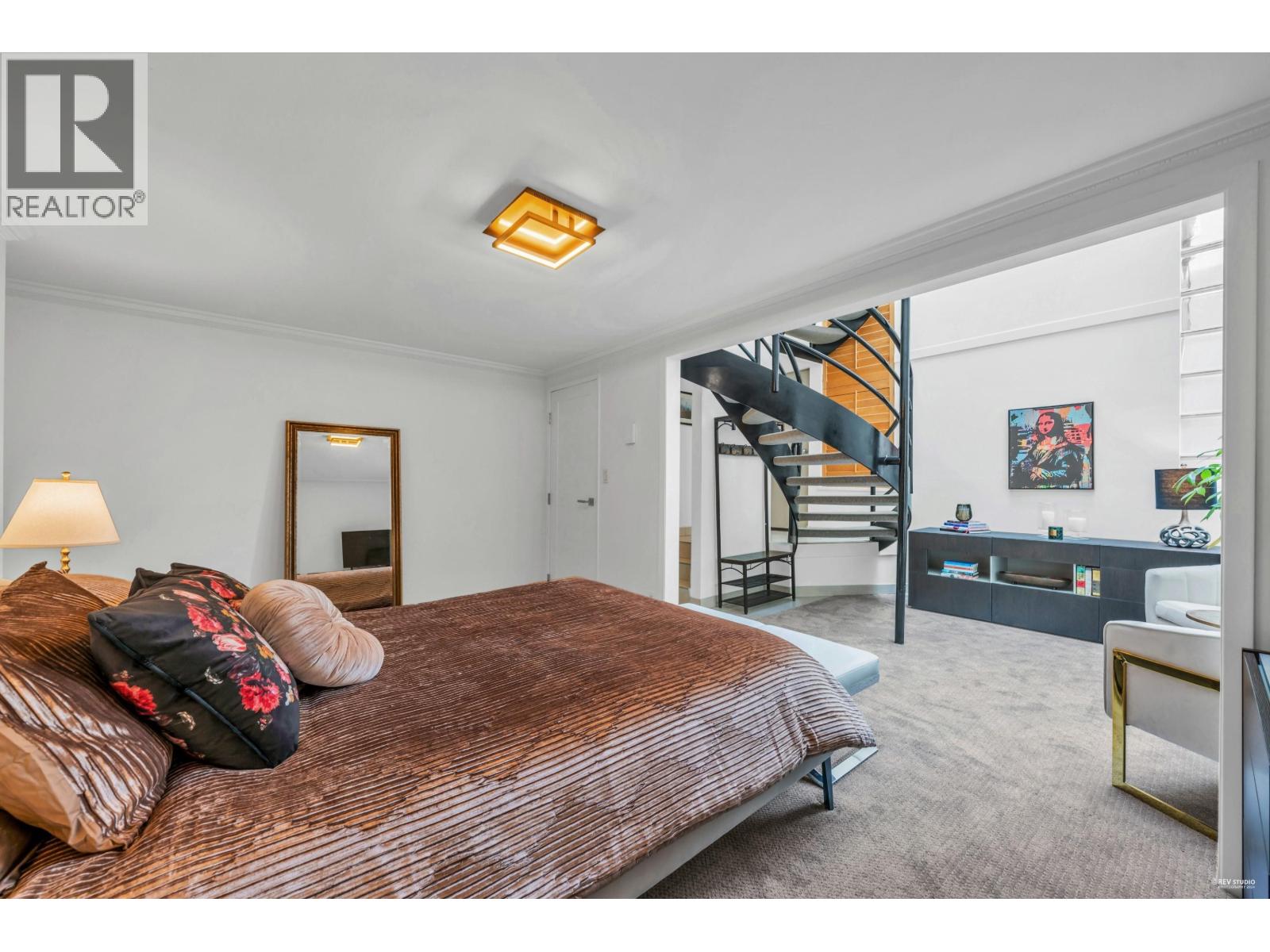 2243 OAK STREET, Vancouver