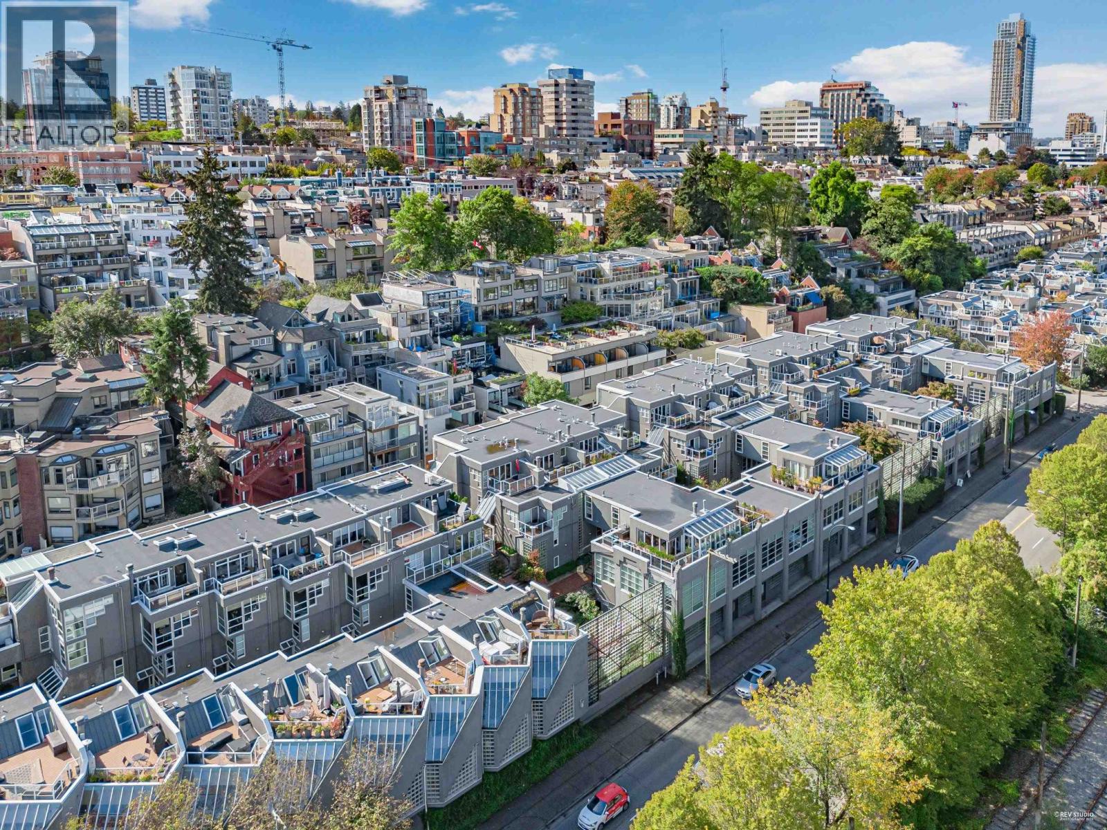 2243 OAK STREET, Vancouver