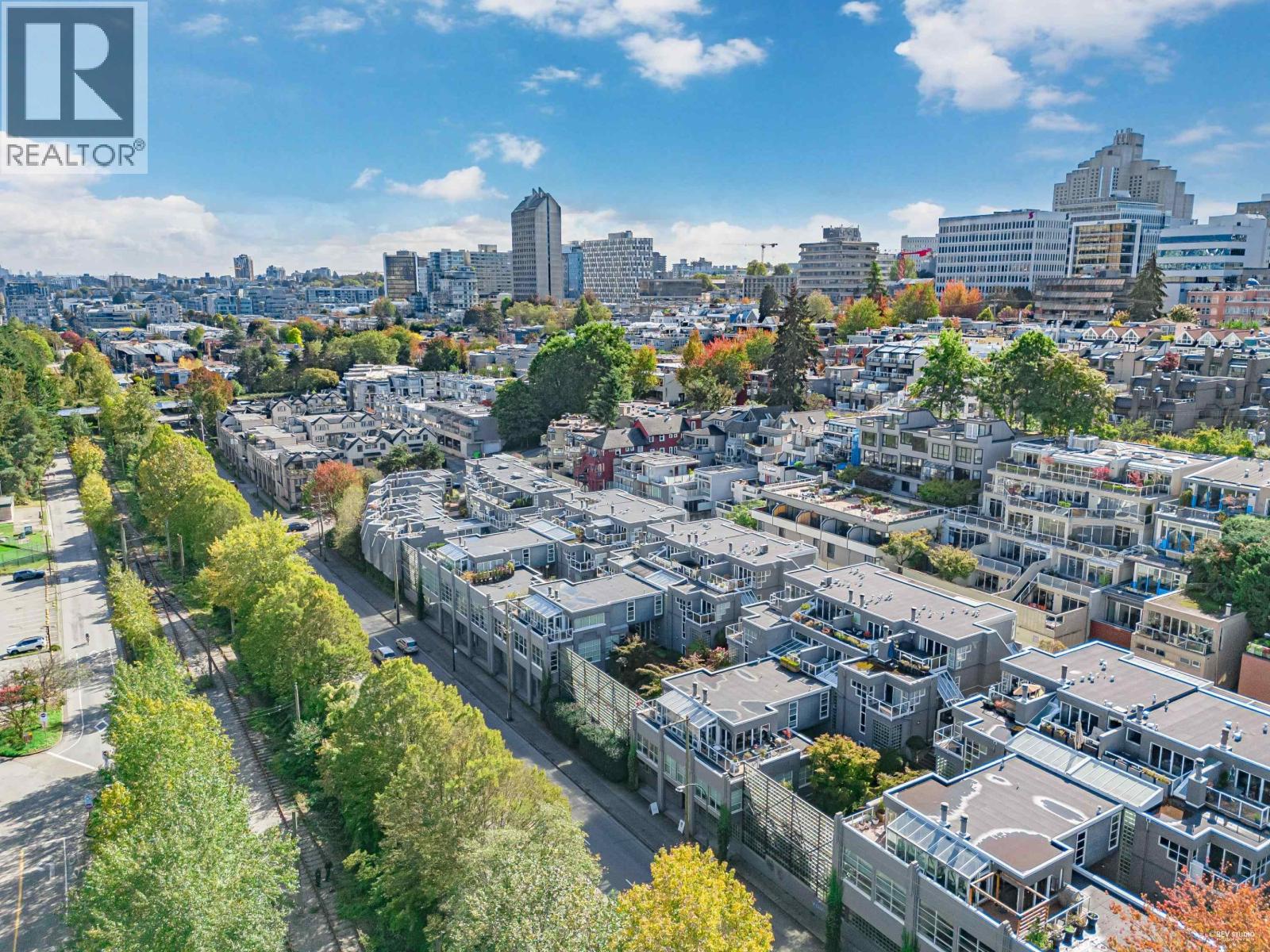 2243 OAK STREET, Vancouver