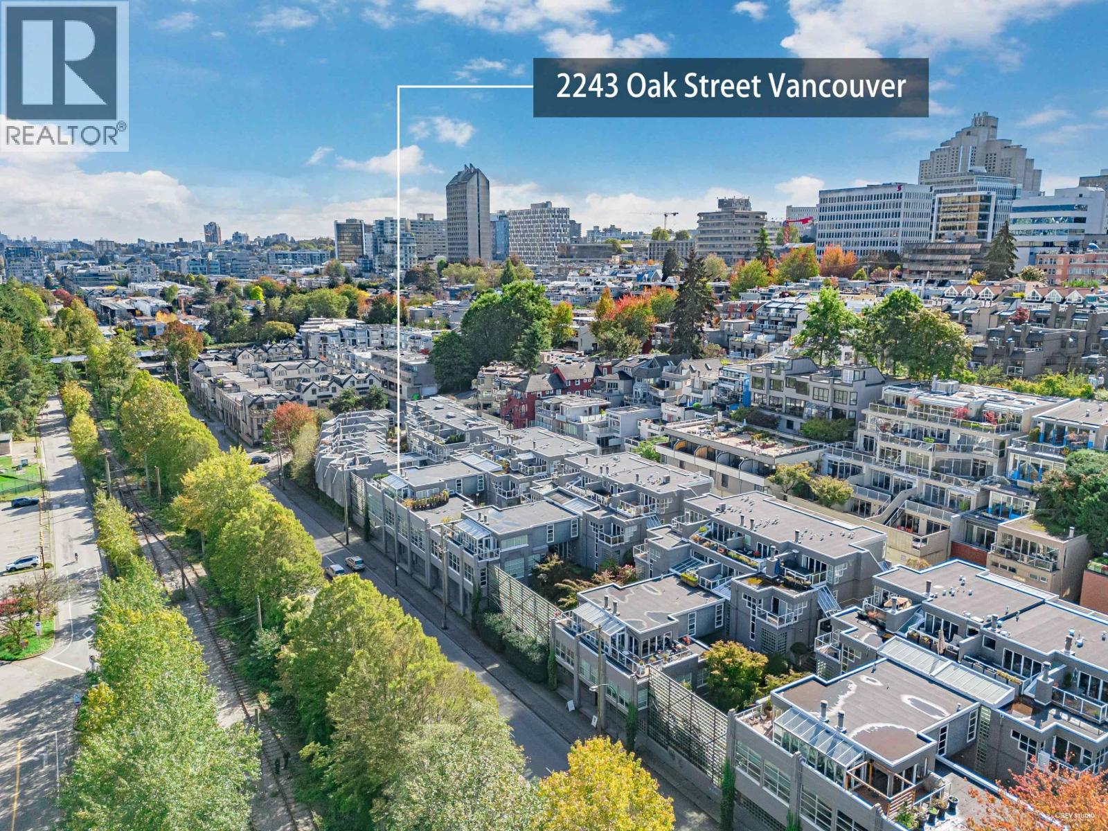 2243 OAK STREET, Vancouver