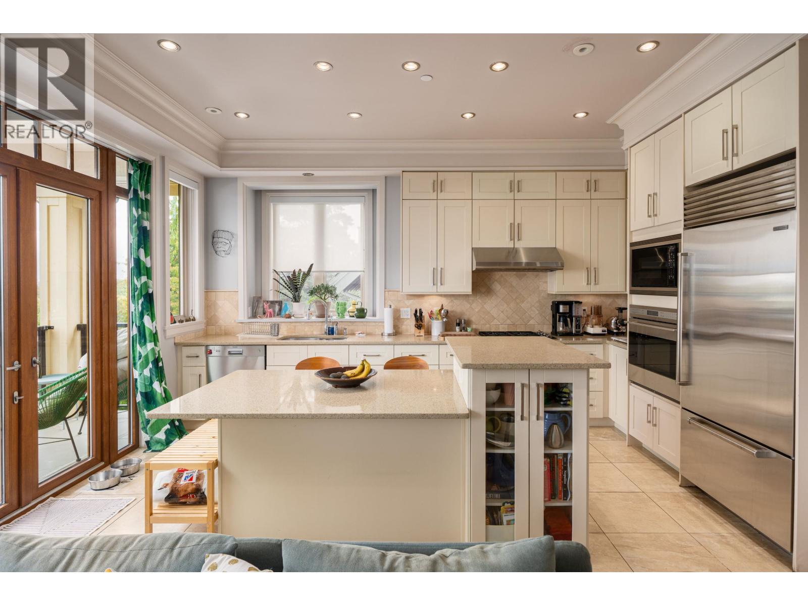 3511 W 15TH AVENUE, Vancouver